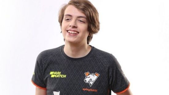 Doinb因DOTA2事件表态热爱LOL的真情告白